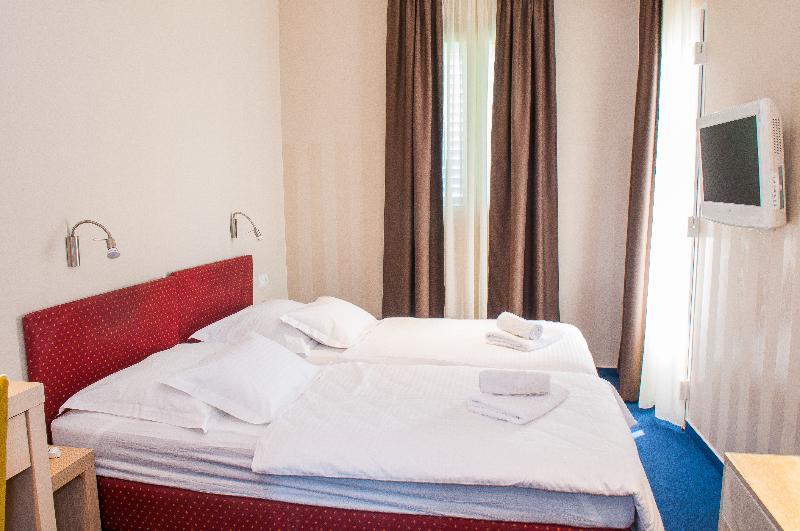 Beach Villa Bb โปดสตรานา ภายนอก รูปภาพ